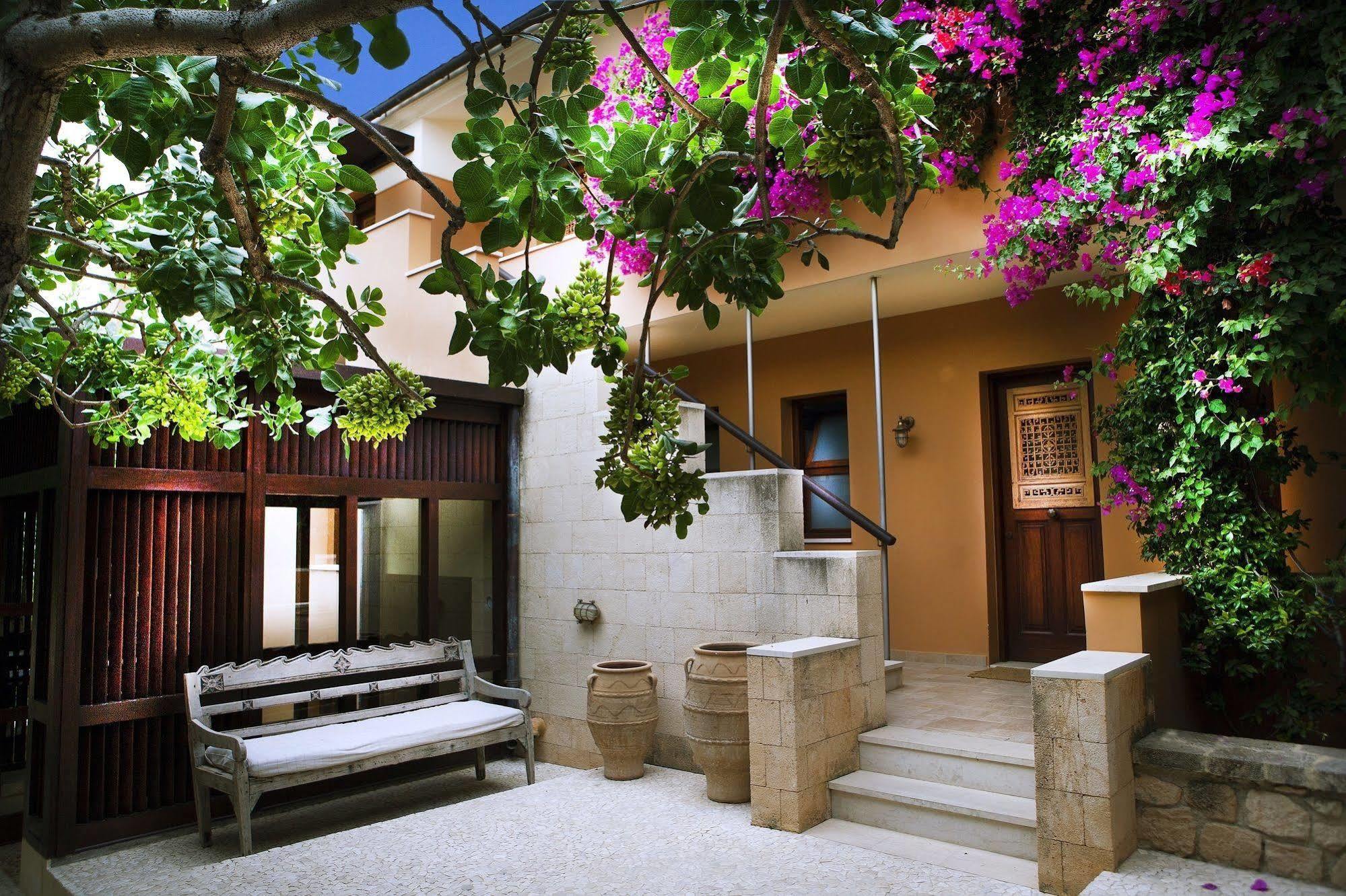 Rastoni Hotel Aegina Екстериор снимка